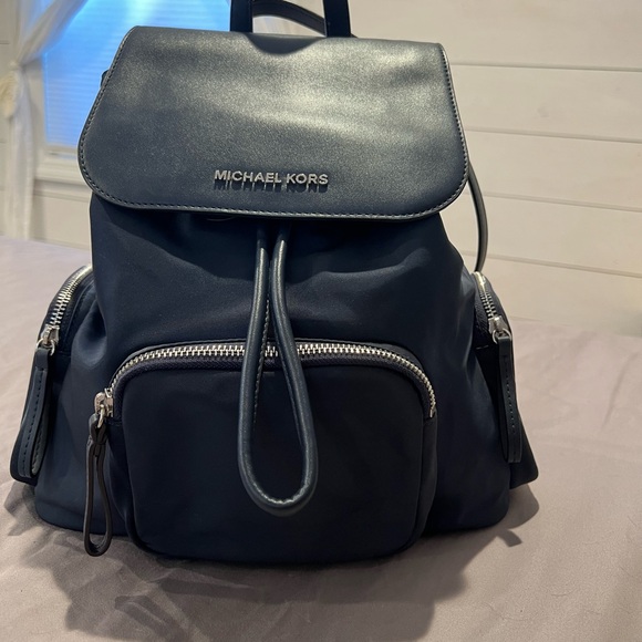 Michael Kors Large Cargo Abbey Nylon Drawstring Backpack Bag in Navy - Picture 3 of 6